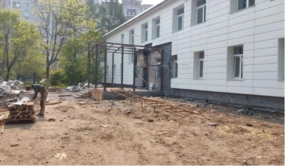 Капитальный ремонт ведётся в детской поликлинике на улице Краснореченской в Хабаровске Капитальный ремонт ведётся в детской поликлинике на улице Краснореченской в Хабаровске