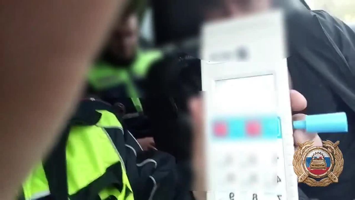 На железнодорожном переезде в Тулунском районе сотрудники полиции задержали нетрезвого дальнобойщика