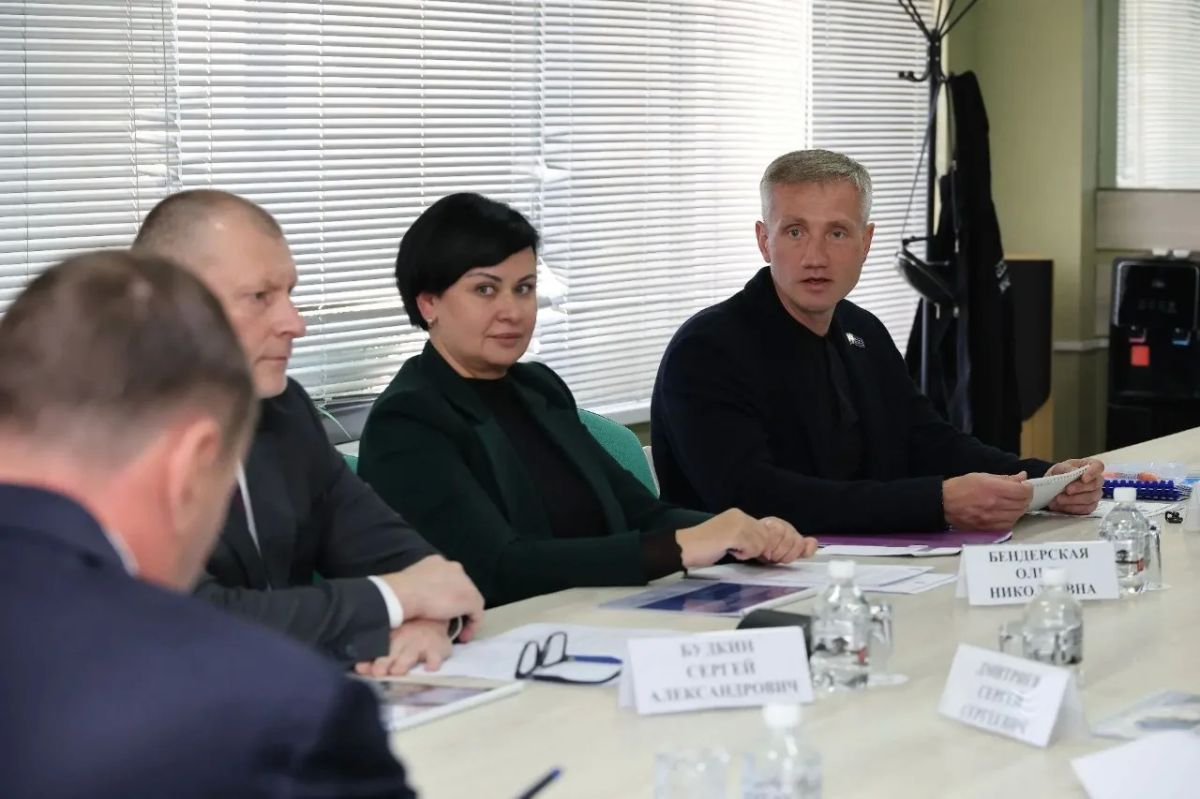 Над повышением качества жизни в муниципалитетах Хабаровского края работают выпускники «Школы мэров» Над повышением качества жизни в муниципалитетах Хабаровского края работают выпускники «Школы мэров»