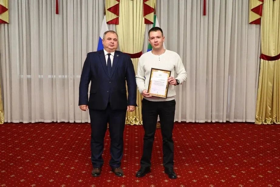 В Хабаровске отметили достижения работников сельского хозяйства, пищевой и перерабатывающей промышленности В Хабаровске отметили достижения работников сельского хозяйства, пищевой и перерабатывающей промышленности