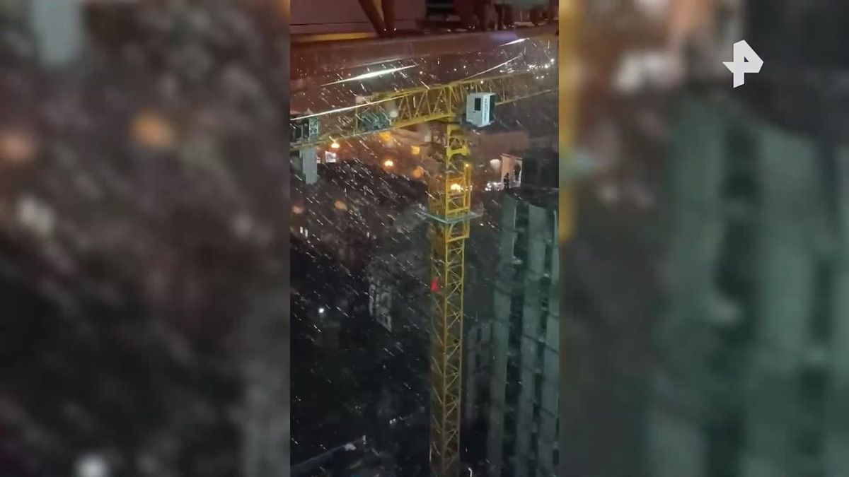 Снежный апокалипсис накрыл Хабаровский край — грузовики застревают в сугробах, а жители сидят без электричества