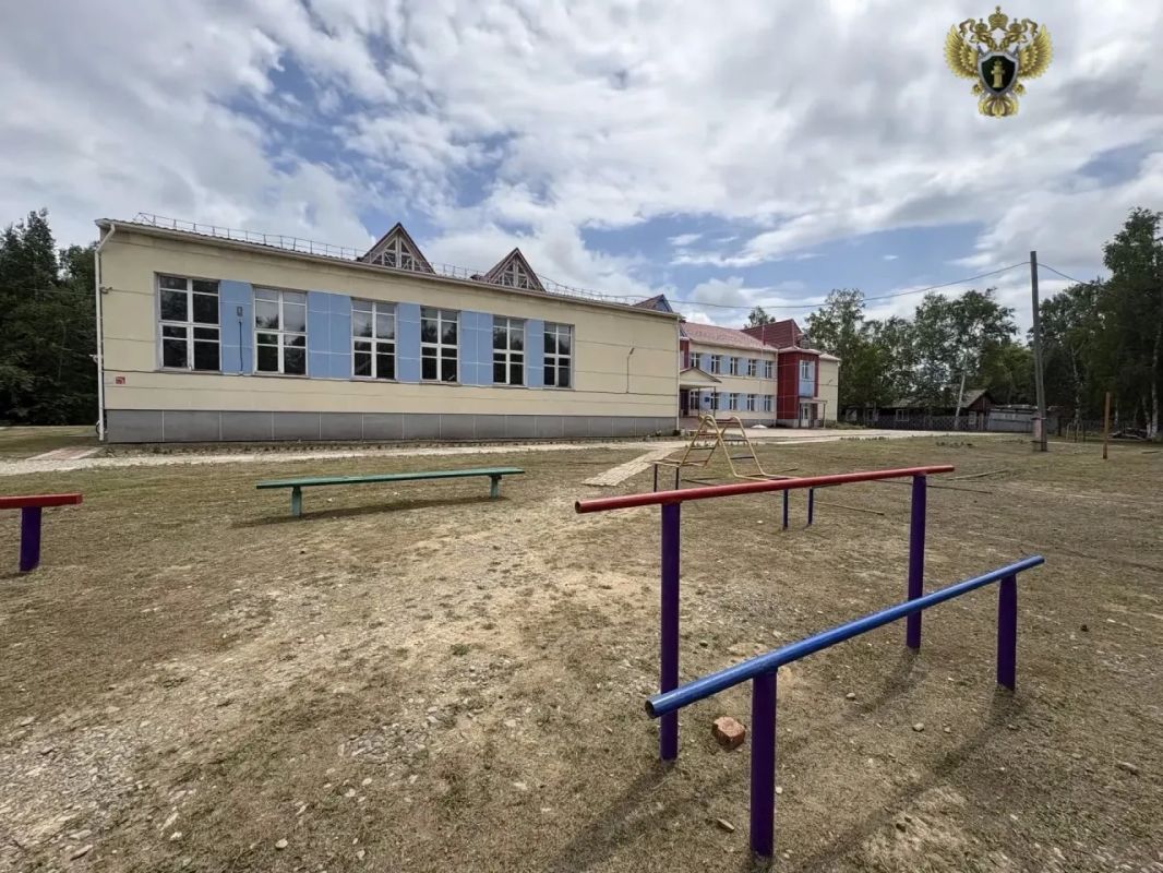 В Хабаровском крае надзорное ведомство через суд обязало школу обеспечить безопасное проведении уроков физкультуры на открытом воздухе