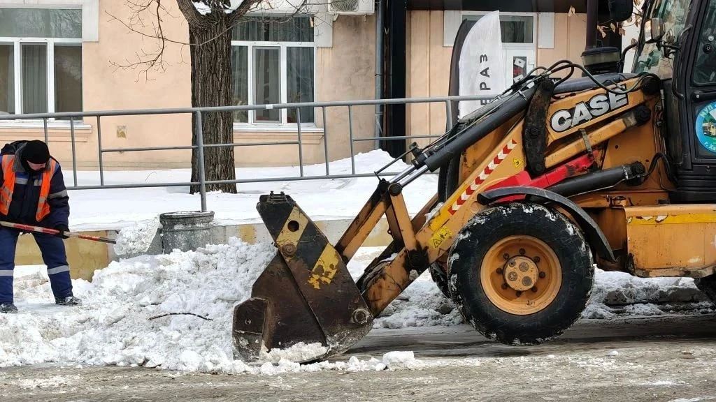 Врип мэра Хабаровска Денис Митрофанов поздравил работников дорожного хозяйства и ветеранов отрасли с профессиональным праздником Врип мэра Хабаровска Денис Митрофанов поздравил работников дорожного хозяйства и ветеранов отрасли с профессиональным праздником