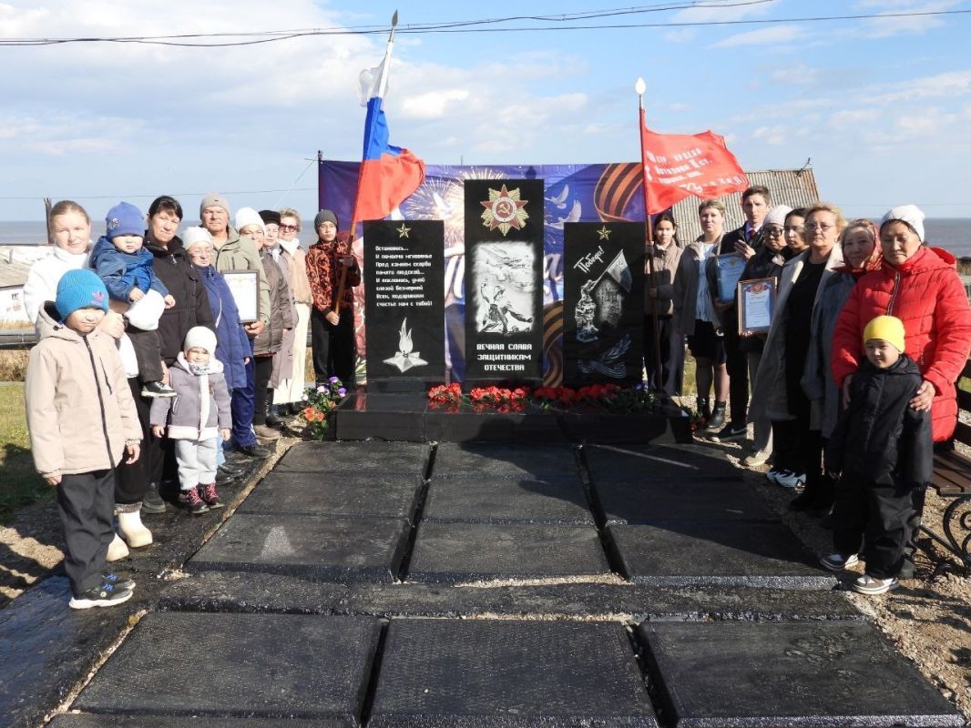 Памятный знак землякам-участникам ВОВ торжественно открыли в поселке Пуир Памятный знак землякам-участникам ВОВ торжественно открыли в поселке Пуир