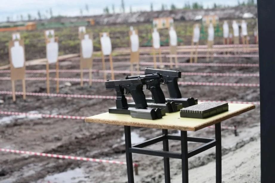 На полигоне «Восточный экспресс» в Хабаровске готовят снайперов и операторов БПЛА На полигоне «Восточный экспресс» в Хабаровске готовят снайперов и операторов БПЛА