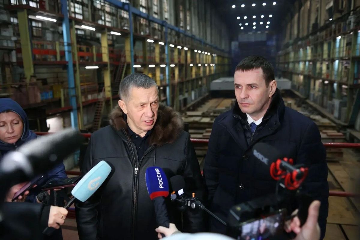 Дмитрий Демешин: Юрий Петрович Трутнев многое сделал для развития Дальнего Востока. Многие годы нам реализовывать курс Президента России Владимира Путина, поддерживал важные для Хабаровского края проекты Дмитрий Демешин: Юрий Петрович Трутнев многое сделал для развития Дальнего Востока. Многие годы нам реализовывать курс Президента России Владимира Путина, поддерживал важные для Хабаровского края проекты