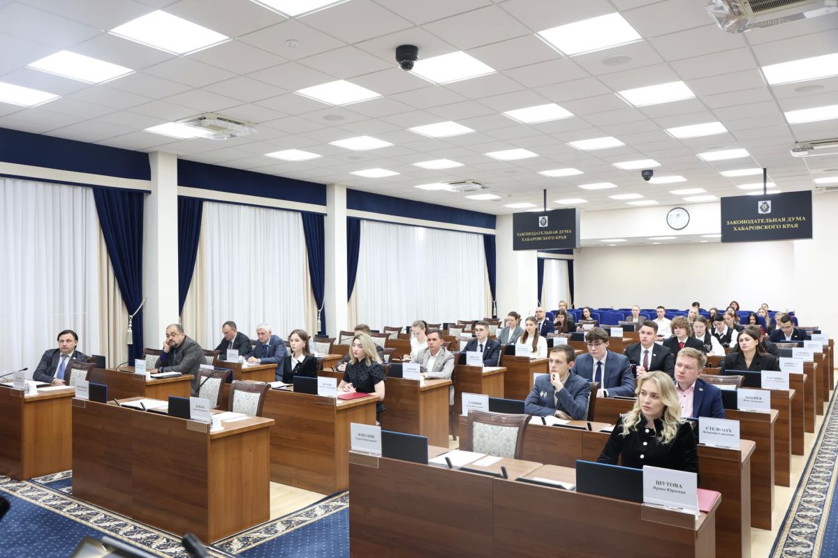 Дорогу молодым: в краевом парламенте проходит Собрание Молодежной общественной палаты Дорогу молодым: в краевом парламенте проходит Собрание Молодежной общественной палаты