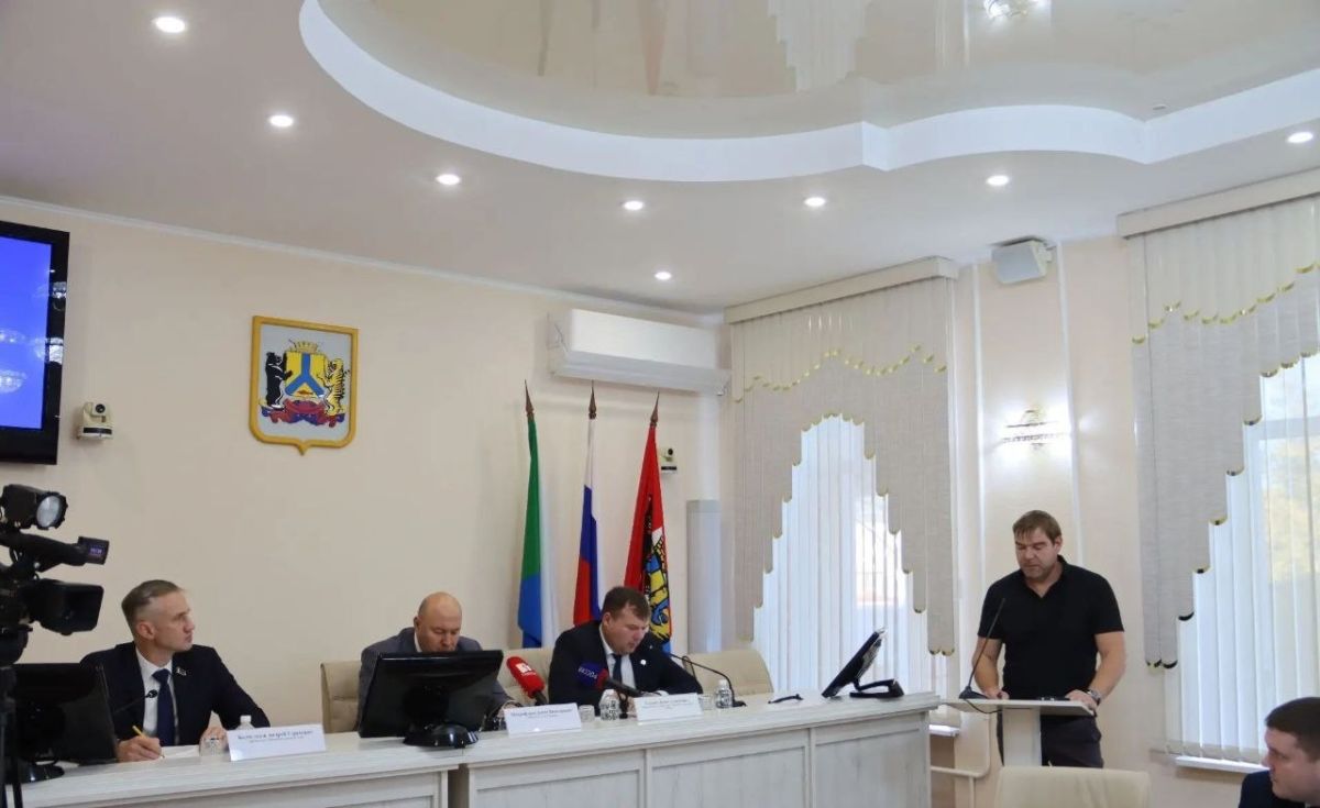 Администрация Хабаровска держит на контроле подачу тепла и горячей воды в дома горожан Администрация Хабаровска держит на контроле подачу тепла и горячей воды в дома горожан