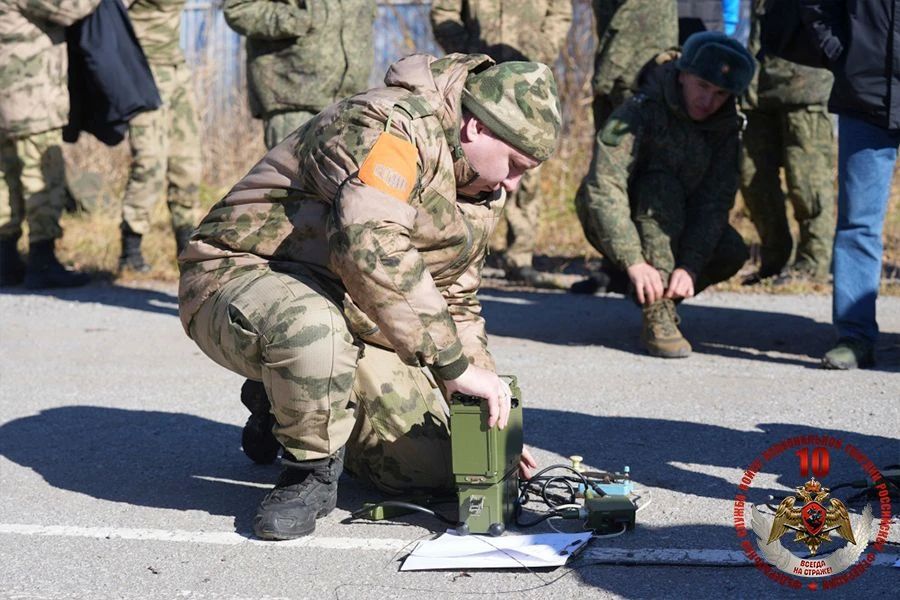 Росгвардейцы стали призерами военизированной эстафеты, приуроченной ко Дню военного связиста Росгвардейцы стали призерами военизированной эстафеты, приуроченной ко Дню военного связиста