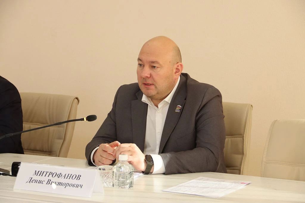Врип мэра Хабаровска Денис Митрофанов: «В городе выстроена комплексная работа по развитию ТОС» Врип мэра Хабаровска Денис Митрофанов: «В городе выстроена комплексная работа по развитию ТОС»