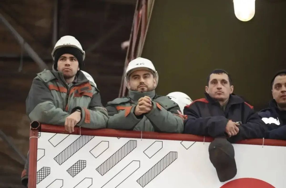 Корвет «Грозный» покинул стапеля Амурского судостроительного завода Корвет «Грозный» покинул стапеля Амурского судостроительного завода