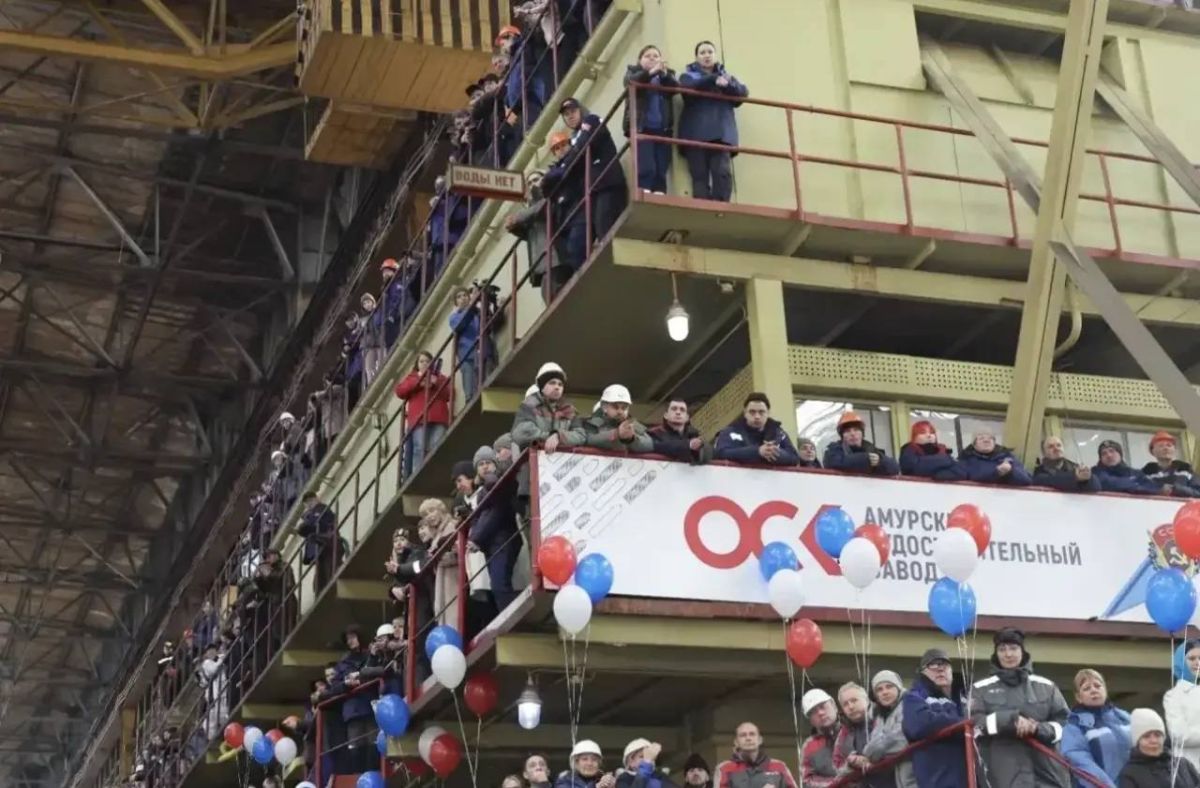 Корвет «Грозный» покинул стапеля Амурского судостроительного завода Корвет «Грозный» покинул стапеля Амурского судостроительного завода