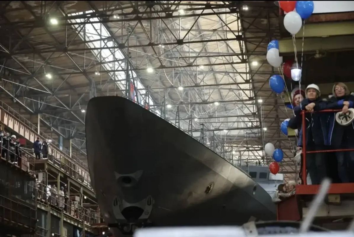 Корвет «Грозный» покинул стапеля Амурского судостроительного завода Корвет «Грозный» покинул стапеля Амурского судостроительного завода