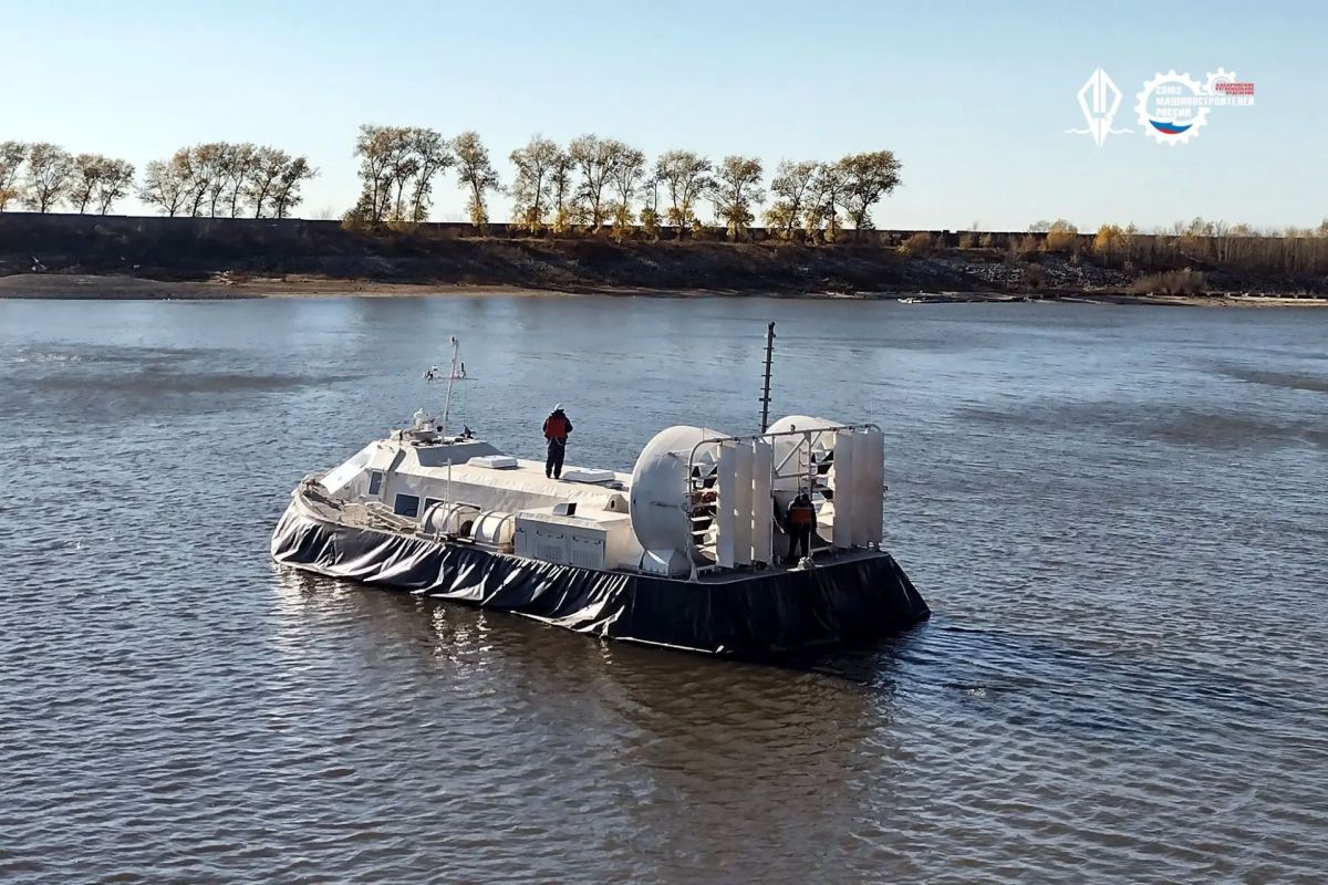 На ХСЗ спустили на воду пассажирское судно на воздушной подушке На ХСЗ спустили на воду пассажирское судно на воздушной подушке