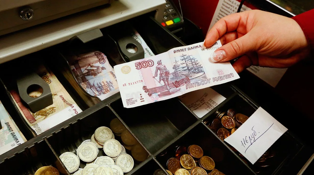 Пенсии и пособия из кассы крала начальница почтового отделения на севере Хабаровского края