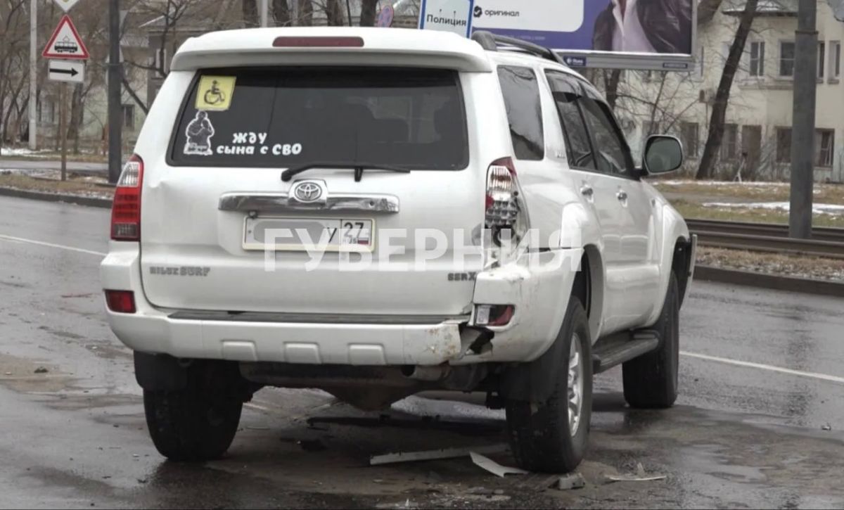 «Дорога виновата, а не я»: сразу три авто попали в ДТП в Хабаровске «Дорога виновата, а не я»: сразу три авто попали в ДТП в Хабаровске