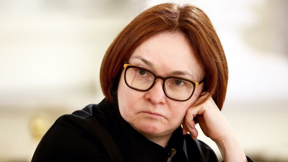 Блокировка счетов: как российские банки лишают граждан доступа к деньгам