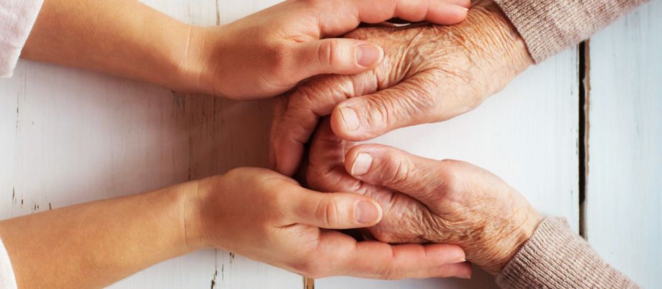 Кто заботится о стариках? Как закон защищает права родителей на алименты от детей