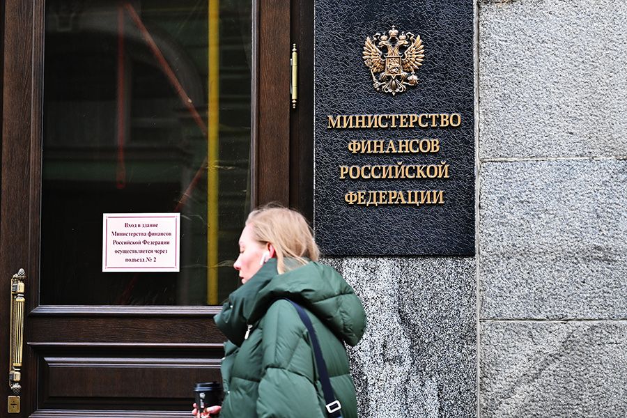 Минфин рассматривает пересмотр налога на роскошь: что ждать владельцам элитного имущества?