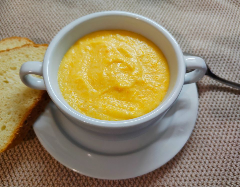 Необычный завтрак: манная каша с тыквой, которая удивит всех