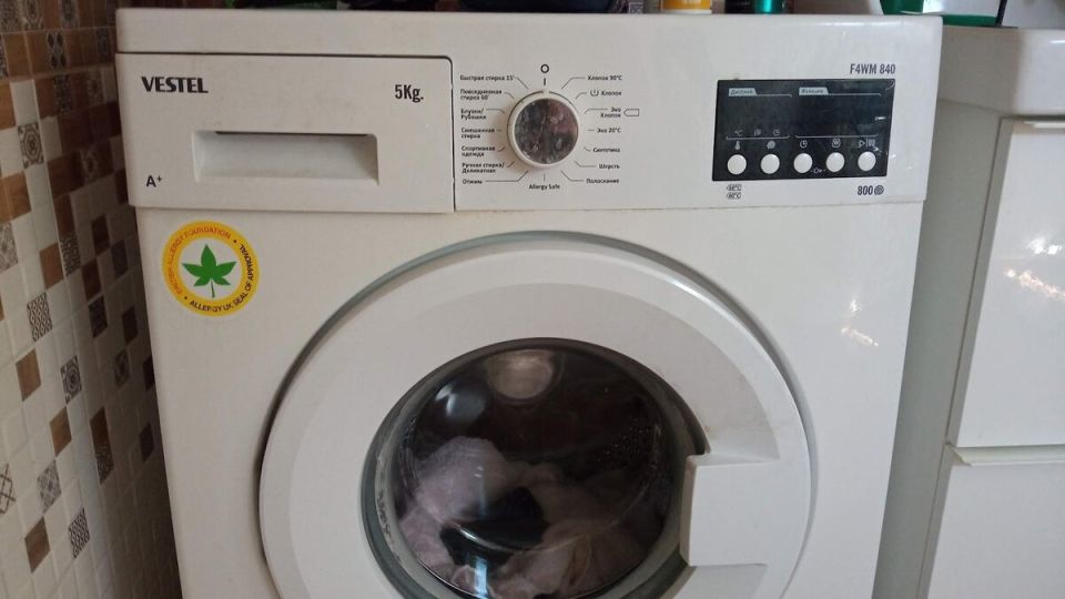 Как быстро открыть стиральную машину во время стирки