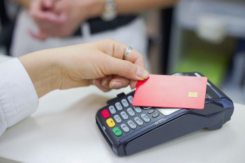 Безнадежно устаревшие пластиковые карты: новая платёжная система на горизонте