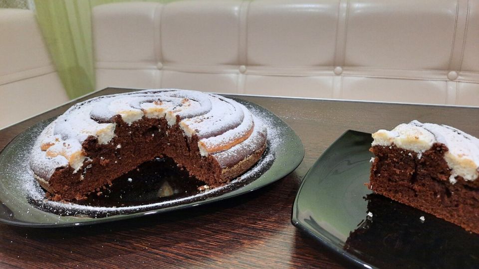 Нежный шоколадный пирог с творожной начинкой, который покорит ваше сердце