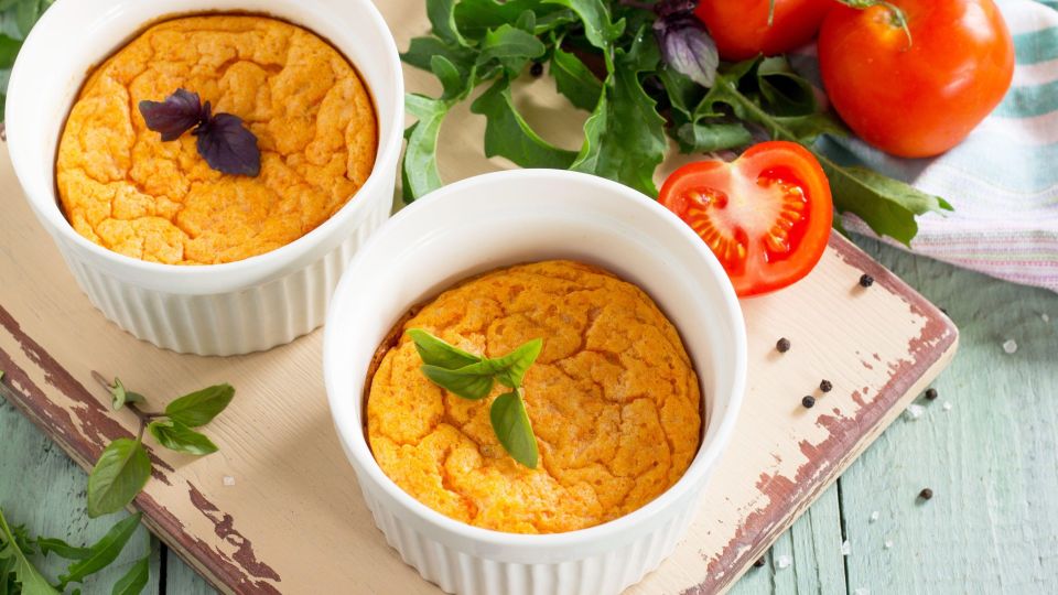 За пару минут и без горы посуды: вот как легко приготовить омлет в чашке