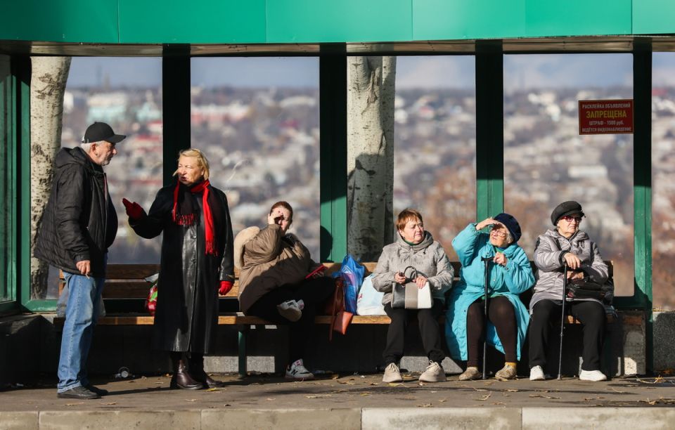 Пенсионеры России получают новые электронные удостоверения с QR-кодами на Госуслугах