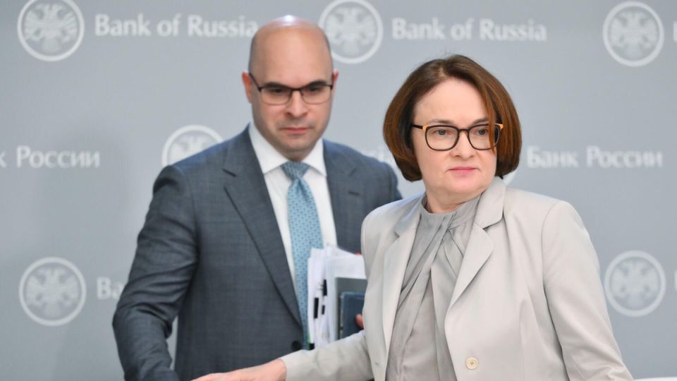 Экономические перспективы 2025: что грозит банковским депозитам россиян?