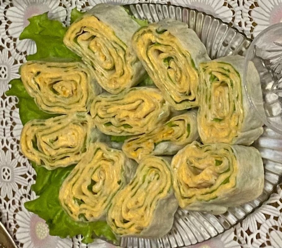 Лаваш с икрой мойвы: идеальный закусочный рулет для любого повода