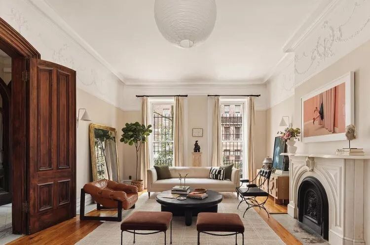 Одинокие сокровища: как блошиные рынки могут стать источником уникальных новогодних подарков