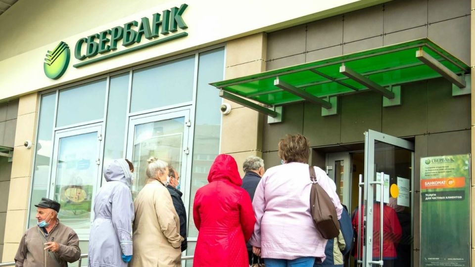 Размышление о том, почему клиенты уходят из Сбербанка и что это значит для повседневных финансов