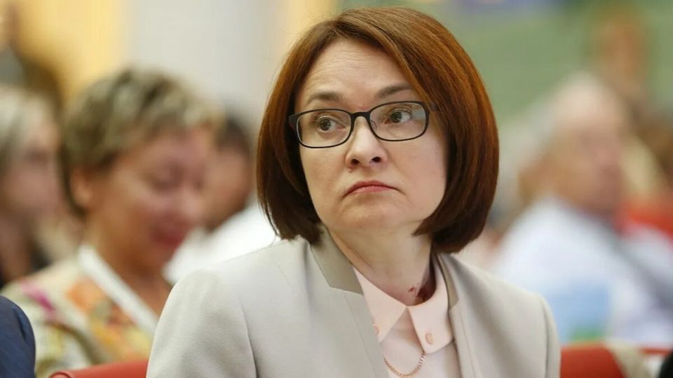 Как миллионы россиян остаются без доступа к своим деньгам: замороженные счета в 2026 году